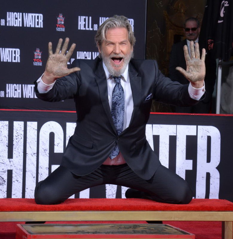 jeff-bridges-handprint-ceremony-at-tcl-chinese-theatre_1_1